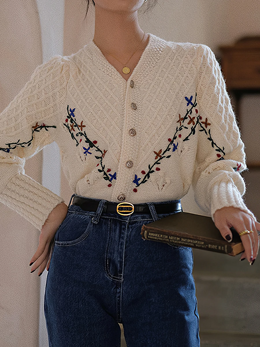 Crochet Embroidered Sweater 2022 Autumn Woman Clothes V-neck Long Sleeve Gilet Top Female Vintage Elegant Chic Cardigan Coat
Crochet Embroidered Sweater 2022 Autumn Woman Clothes V-neck Long Sleeve Gilet Top Female Vintage Elegant Chic Cardigan Coat