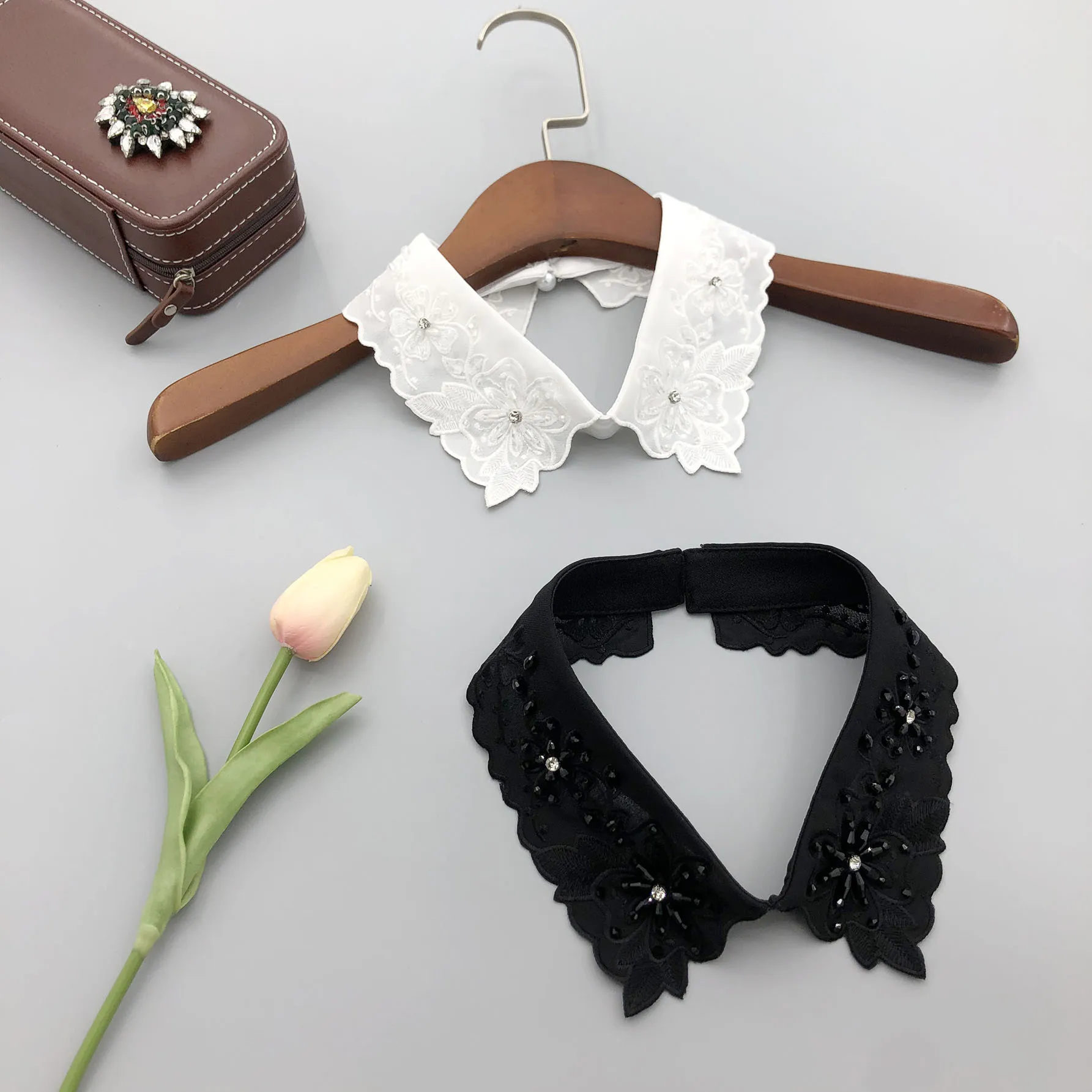 White Fake Collar for Women Floral False Collar Vintage Shirt Detachable Clothes Accessories Lapel Blouse Top Shirt Collar
White Fake Collar for Women Floral False Collar Vintage Shirt Detachable Clothes Accessories Lapel Blouse Top Shirt Collar