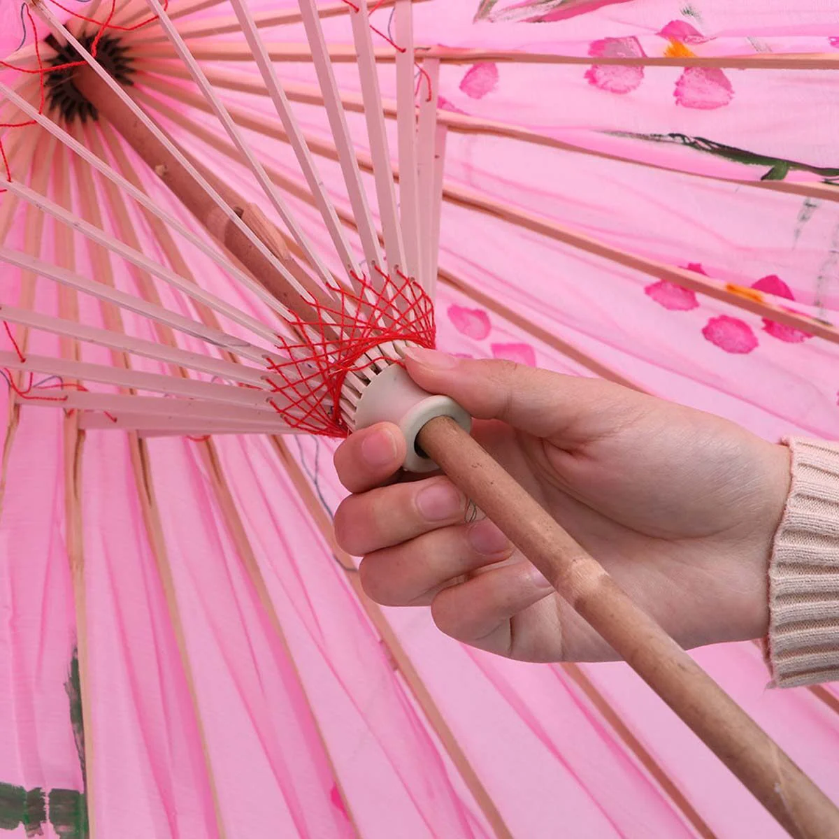 East Performance Props Oriental Decor Paper Umbrellas For Weddings Wooden Wedding Decoration
East Performance Props Oriental Decor Paper Umbrellas For Weddings Wooden Wedding Decoration