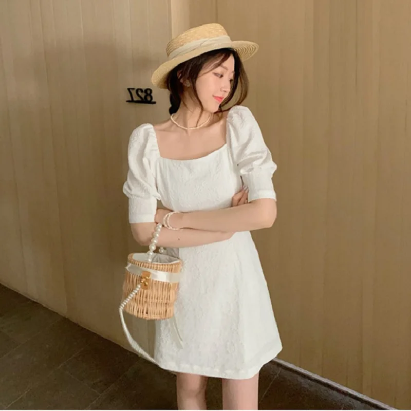 Jacquard Lace White Puff Sleeve Slim Simple Party Dress Women Square Neck Sexy Elegant Office Ladies French Retro Midi Dress
Jacquard Lace White Puff Sleeve Slim Simple Party Dress Women Square Neck Sexy Elegant Office Ladies French Retro Midi Dress