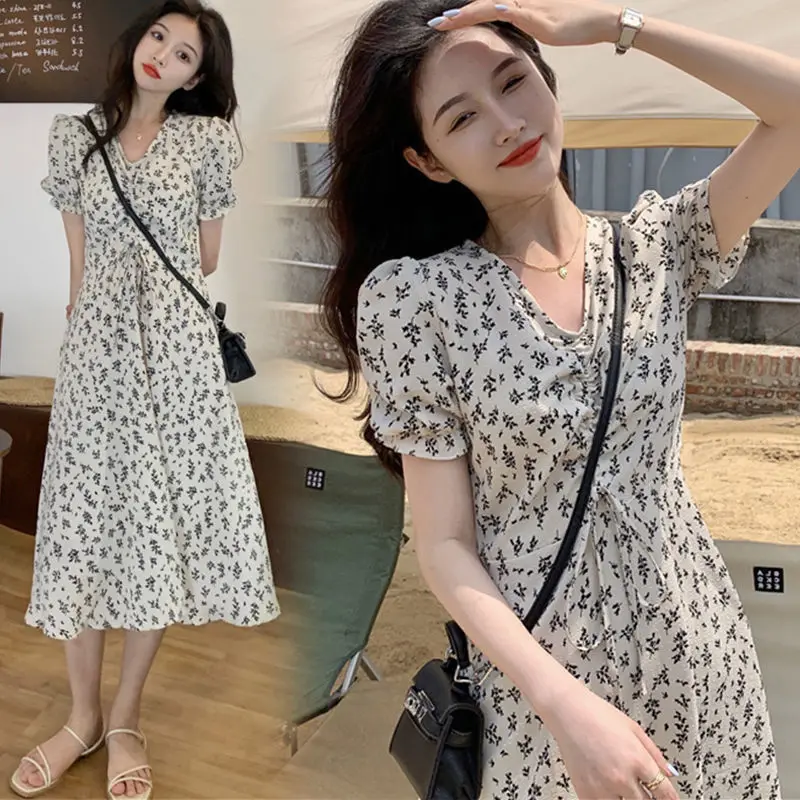 Женское ТРАПЕЦИЕВИДНОЕ ПЛАТЬЕ с цветочным принтом, элегантное платье средней длины до колена с поясом, женская одежда, весна-лето 2022
Женское ТРАПЕЦИЕВИДНОЕ ПЛАТЬЕ с цветочным принтом, элегантное платье средней длины до колена с поясом, женская одежда, весна-лето 2022