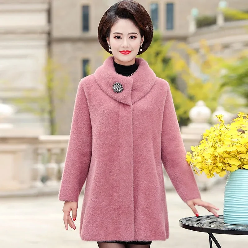 2022 New Imitation Mink Velvet Coat Female Middle-Aged Mother Autum Noble Thickening Mid-Long Winter Coat Women Jackets Elegant
2022 New Imitation Mink Velvet Coat Female Middle-Aged Mother Autum Noble Thickening Mid-Long Winter Coat Women Jackets Elegant