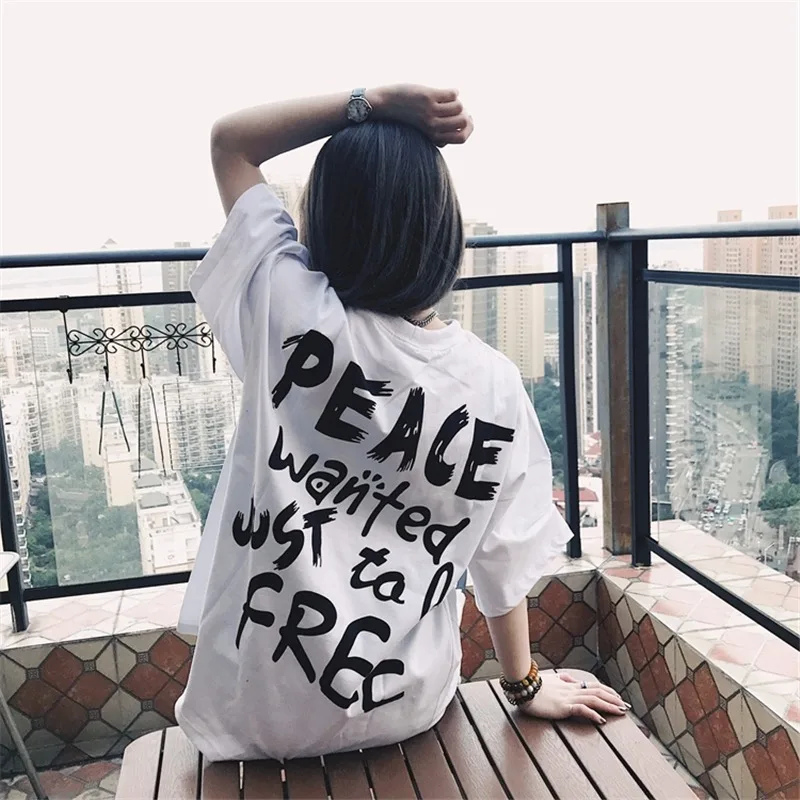 2022 Hiphop New Summer T Shirt Women Soft Loose Graffiti Alphabet Print Gothic Casual Couple Tops Harajuku Graphic Oversized Tee
2022 Hiphop New Summer T Shirt Women Soft Loose Graffiti Alphabet Print Gothic Casual Couple Tops Harajuku Graphic Oversized Tee