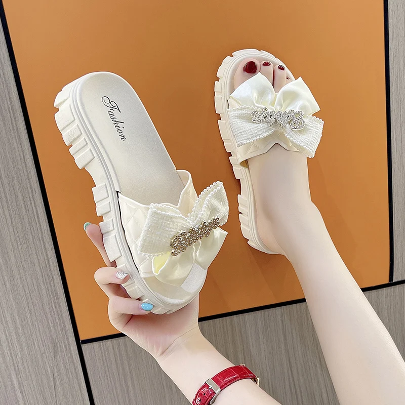Шлепанцы женские со стразами и бантом, сандалии на платформе, классические тапочки, тапочки на среднем каблуке, сланцы, летняя обувь, 2023