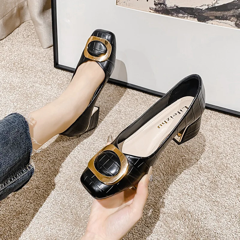 Plus Size 42 43 Women Pumps Med Heel Square Toe Pumps Office Lady Imitation Crocodile Leahter Shoes Big Gold Metal Chain Slip On
Plus Size 42 43 Women Pumps Med Heel Square Toe Pumps Office Lady Imitation Crocodile Leahter Shoes Big Gold Metal Chain Slip On