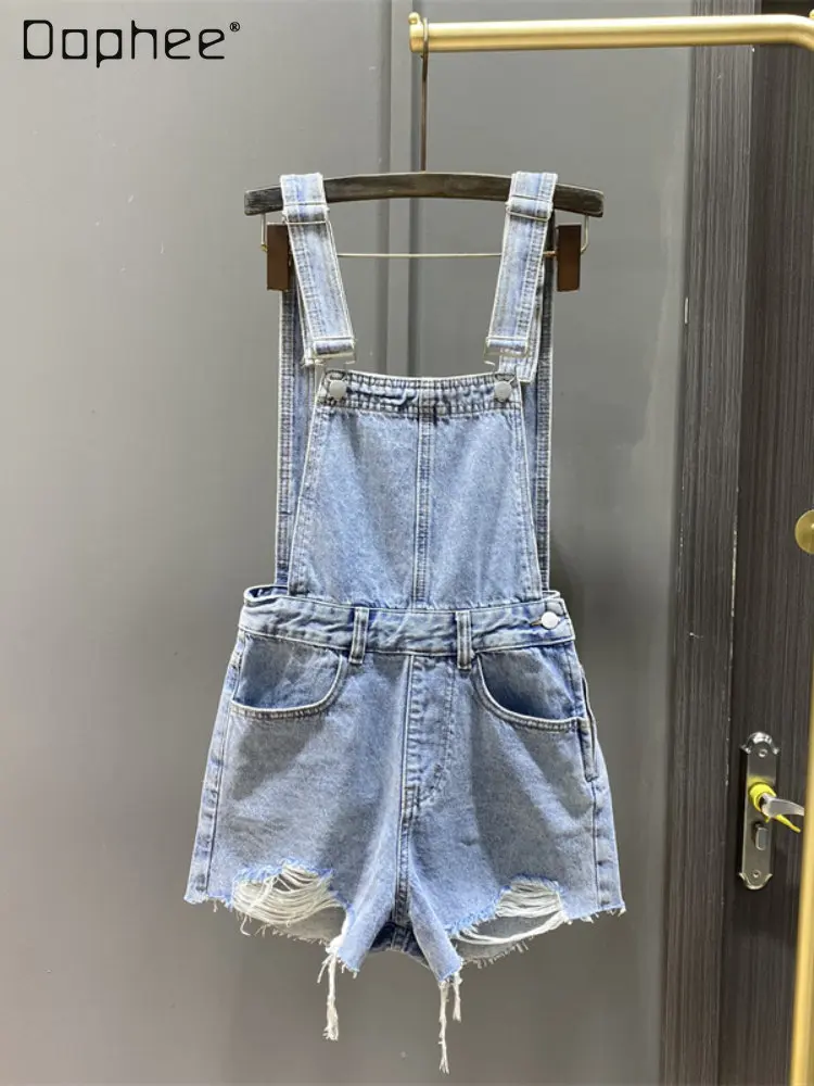 Women Light Blue Slimming Straight Ripped Suspender Denim Shorts 2023 Summer New Women's High Waist Student Hot Pants Jumpsuit
Women Light Blue Slimming Straight Ripped Suspender Denim Shorts 2023 Summer New Women's High Waist Student Hot Pants Jumpsuit