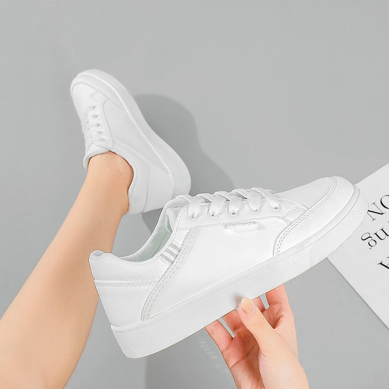 WHNB 2022 NEWE Spring Breathble Vulcanized Shoes Women Sneakers PU Leather Platform Shoes Women Lace Up Casual Shoes White
WHNB 2022 NEWE Spring Breathble Vulcanized Shoes Women Sneakers PU Leather Platform Shoes Women Lace Up Casual Shoes White