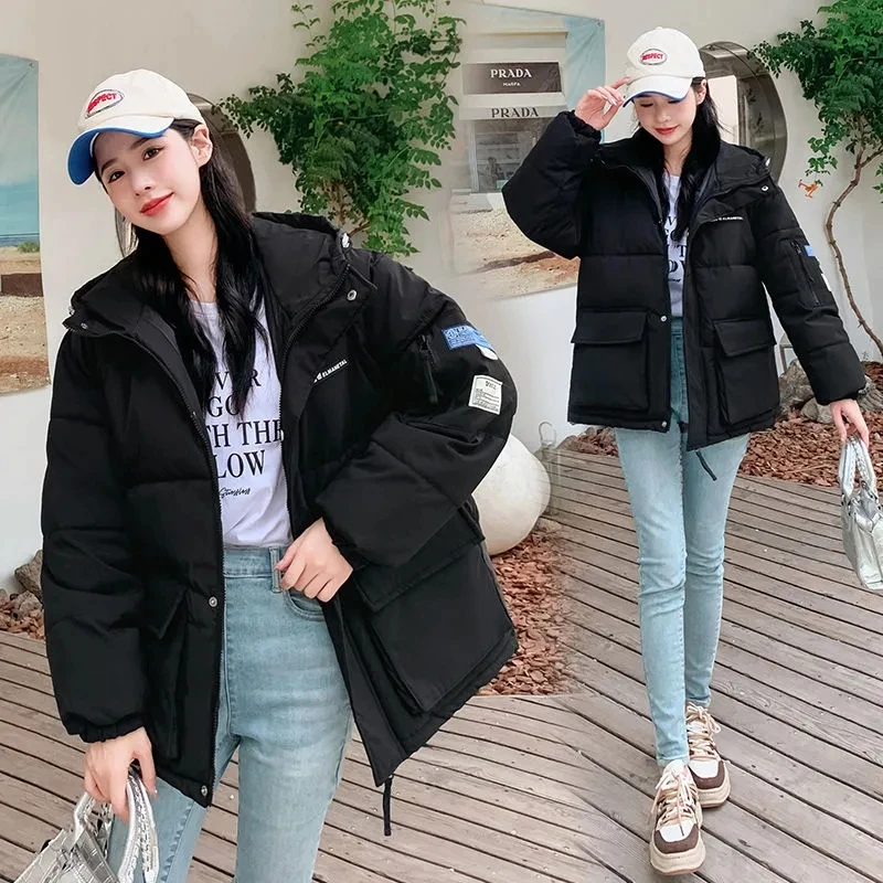 Winter Bread Cotton Jacket Women 2023 New Korean Loose Down Padded Coat Female Hooded Large Size Printed Letter Thick Parkas
Winter Bread Cotton Jacket Women 2023 New Korean Loose Down Padded Coat Female Hooded Large Size Printed Letter Thick Parkas