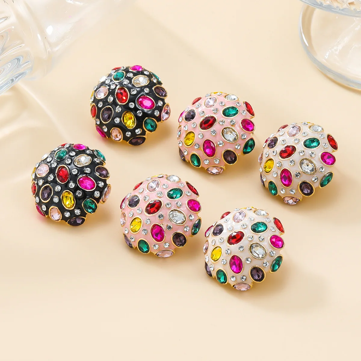 Fashion Metal Rhinestone Crystal Geometric Stud Earrings for Women New Simple Trend Design Jewelry Accessories Wholesale
Fashion Metal Rhinestone Crystal Geometric Stud Earrings for Women New Simple Trend Design Jewelry Accessories Wholesale