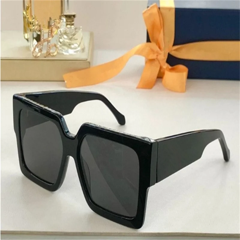 

Fashion Sunglasses For Women and Men Summer 2311 Style Anti-Ultraviolet Retro Plate Square Full Frame Eyeglasses Random Box