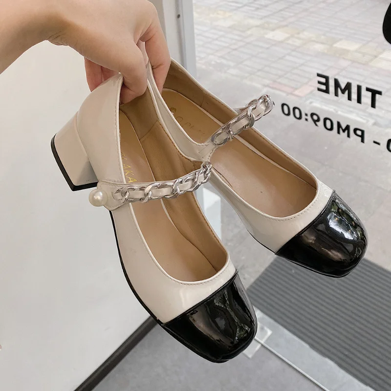 Chain Pearl White Heels Patent Leather Vintage Mary Shoes Low-heel Big Head Buckle Ballet Shoes Mixed Color Crude Heel Women's
Chain Pearl White Heels Patent Leather Vintage Mary Shoes Low-heel Big Head Buckle Ballet Shoes Mixed Color Crude Heel Women's