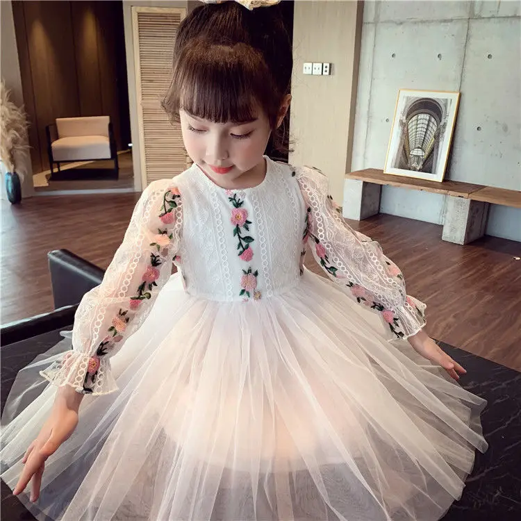 2022 Spring New Girls Dress Kids Korean Version Fashion Floral Embroidery Mesh Princess Dress Leisure Boutique Kids Clothing
2022 Spring New Girls Dress Kids Korean Version Fashion Floral Embroidery Mesh Princess Dress Leisure Boutique Kids Clothing