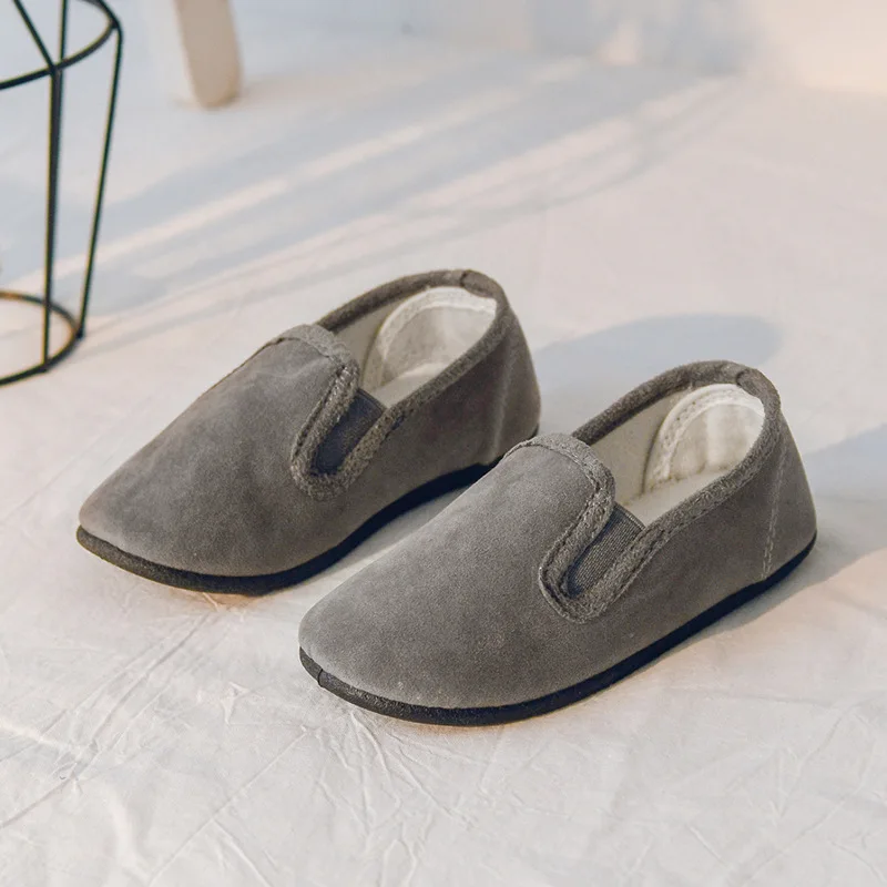 Детские кожаные туфли унисекс, весна-осень 2020, Замшевые слипоны, повседневная обувь для мальчиков и девочек, детские кроссовки
Детские кожаные туфли унисекс, весна-осень 2020, Замшевые слипоны, повседневная обувь для мальчиков и девочек, детские кроссовки