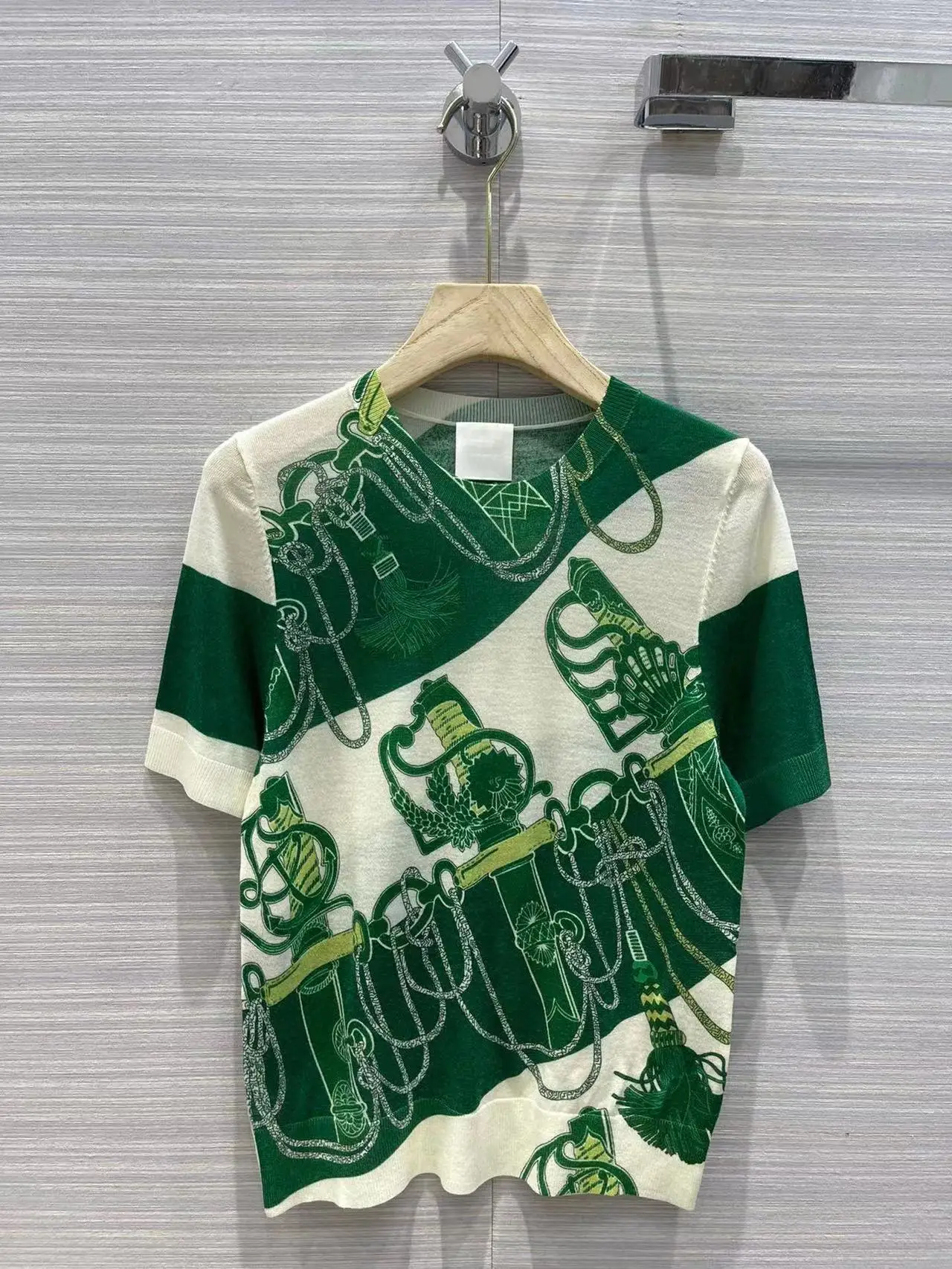 Fashion Runway 2022 Spring Summer Casual Wool T-shirts Women Printed O-Neck Short Sleeves Knitted T-Shirts
Fashion Runway 2022 Spring Summer Casual Wool T-shirts Women Printed O-Neck Short Sleeves Knitted T-Shirts