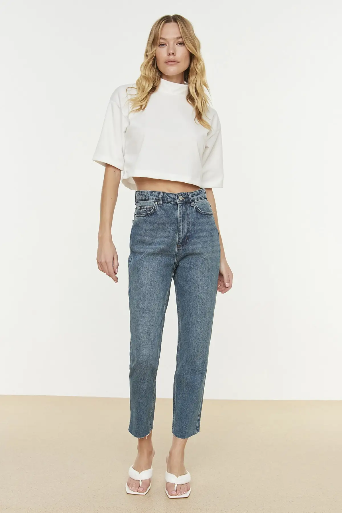 Women's Jean Dark Blue High Waist Full Length Straight Pant Streetwear Female Buttons Zipper Ladies
Women's Jean Dark Blue High Waist Full Length Straight Pant Streetwear Female Buttons Zipper Ladies