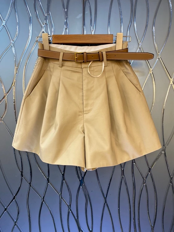2022 new women fashion loose buckle belt A-line swing solid color versatile shorts casual pants 505 
2022 new women fashion loose buckle belt A-line swing solid color versatile shorts casual pants 505