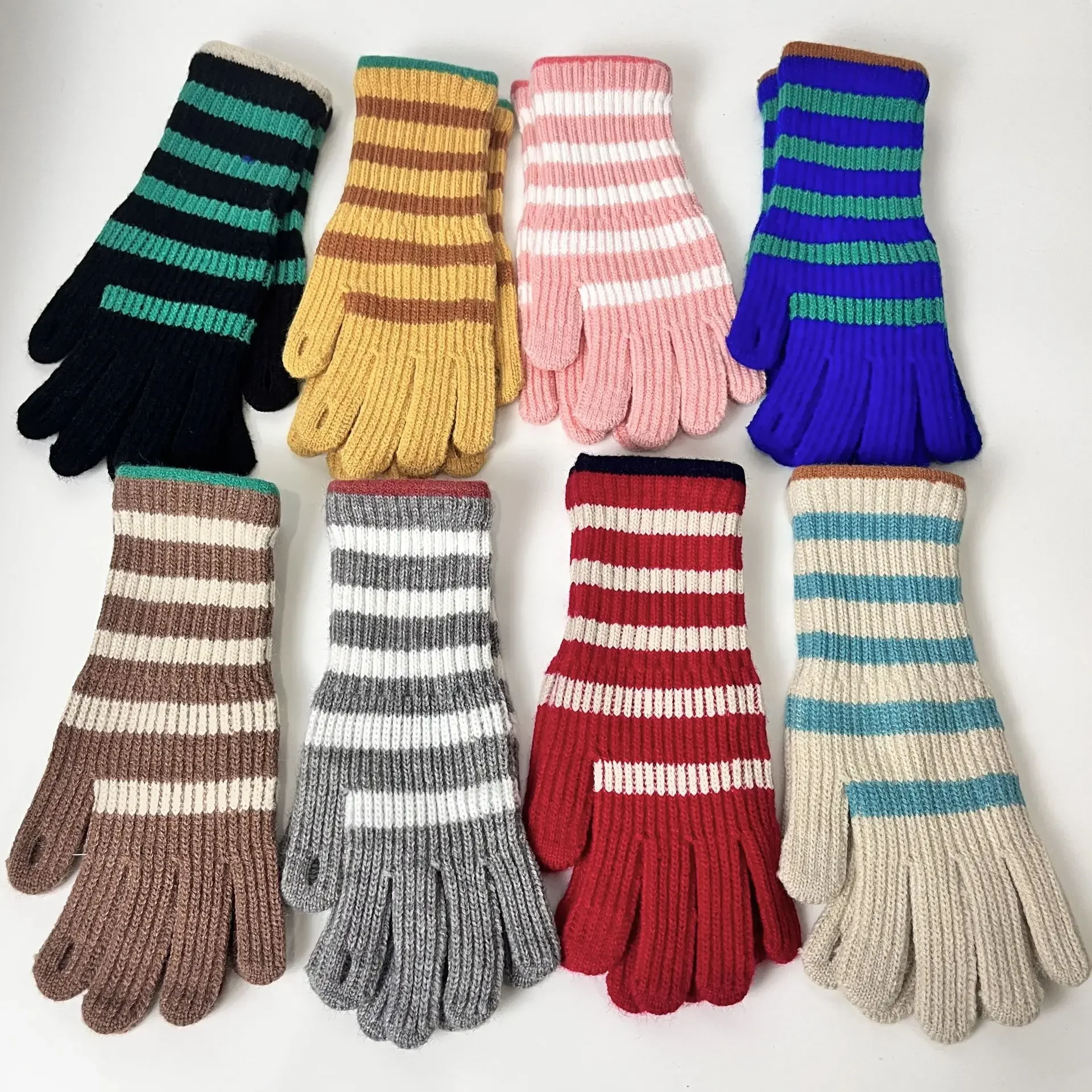 Korean Knitted Woolen Five Finger Gloves Women's Winter Warmth Holes, Leaky Fingers, Touchable Screen, Long Barrel Stripes
Korean Knitted Woolen Five Finger Gloves Women's Winter Warmth Holes, Leaky Fingers, Touchable Screen, Long Barrel Stripes