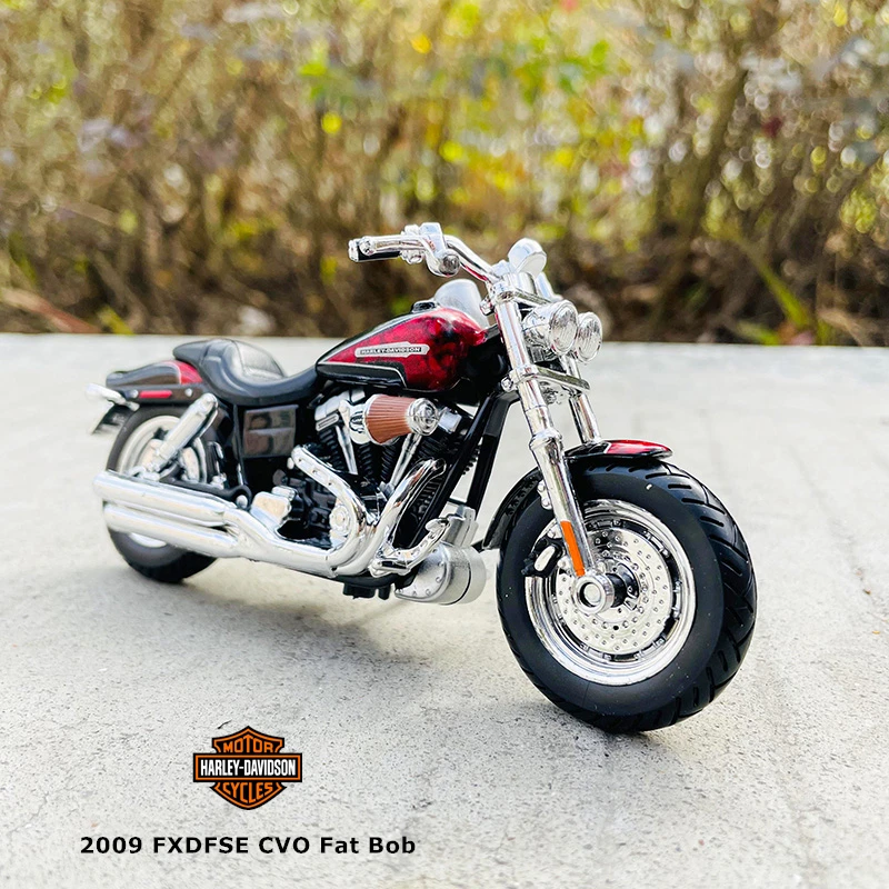 Maisto 1:18 Harley-Davidson Motorcycle 2009 FXDFSE CVO Fat Bob Alloy Motorcycle Model Toy Car Collection
Maisto 1:18 Harley-Davidson Motorcycle 2009 FXDFSE CVO Fat Bob Alloy Motorcycle Model Toy Car Collection