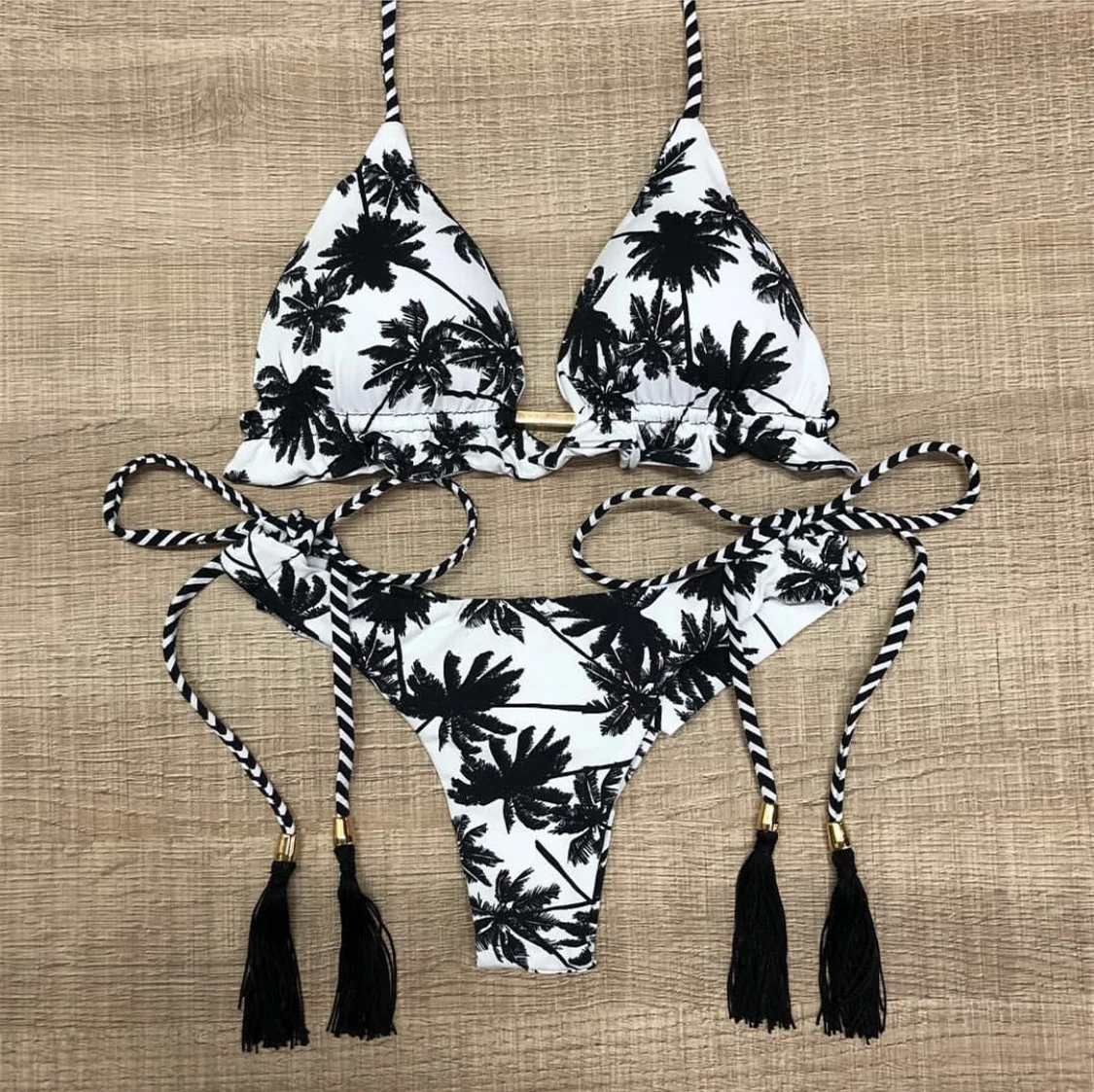 Sun Beach Summer Hawaiian Coconut Print Brazil New Leopard Bikini Solid Color Women Swimsuit Sexy Bandage Swimsuit Split Bikini
Sun Beach Summer Hawaiian Coconut Print Brazil New Leopard Bikini Solid Color Women Swimsuit Sexy Bandage Swimsuit Split Bikini