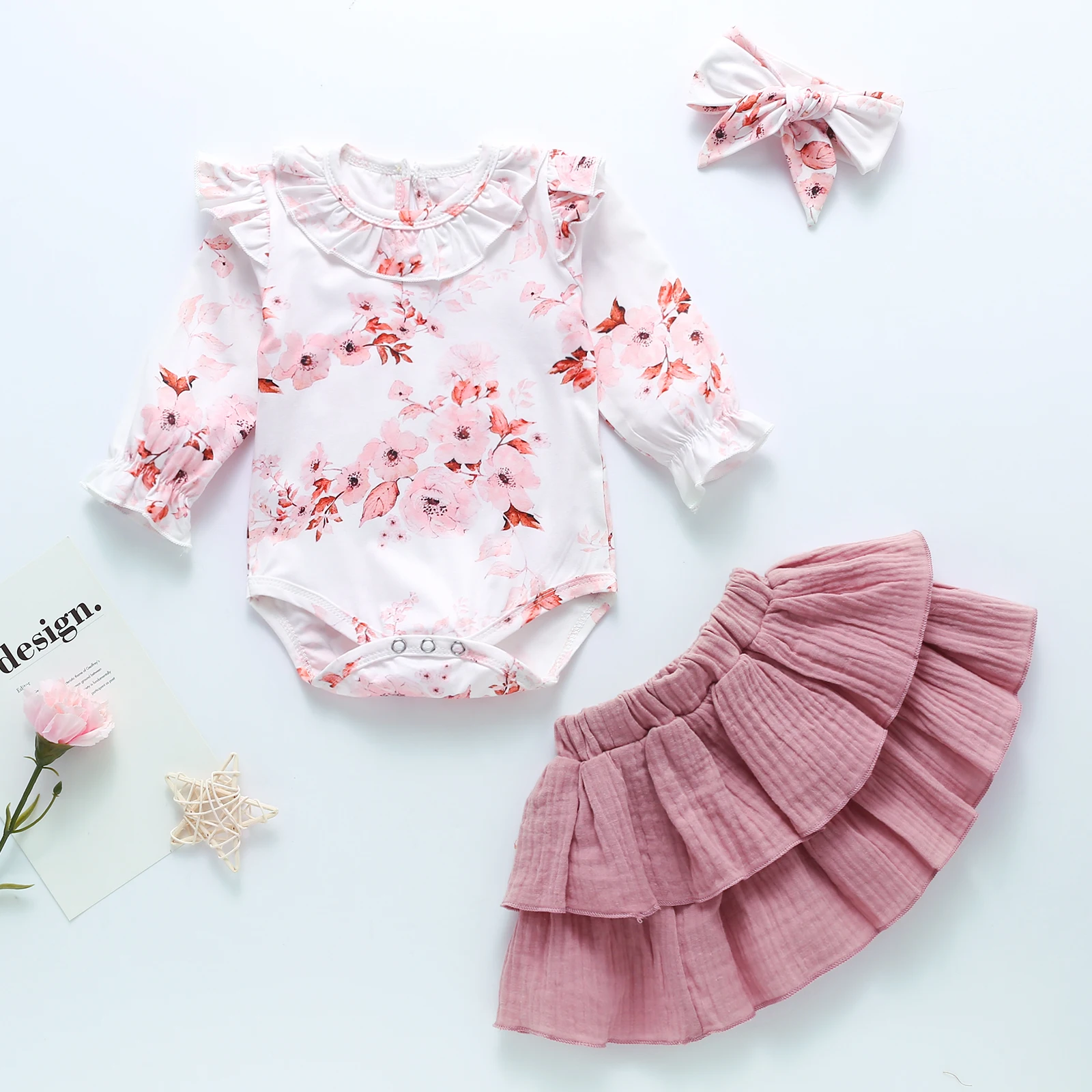 3 Pcs Baby Girl's Clothes Set Round Neck Long Sleeve Flower Print Ruffles Romper Solid Color Pleated Bubble Skirt Bow Headband
3 Pcs Baby Girl's Clothes Set Round Neck Long Sleeve Flower Print Ruffles Romper Solid Color Pleated Bubble Skirt Bow Headband
