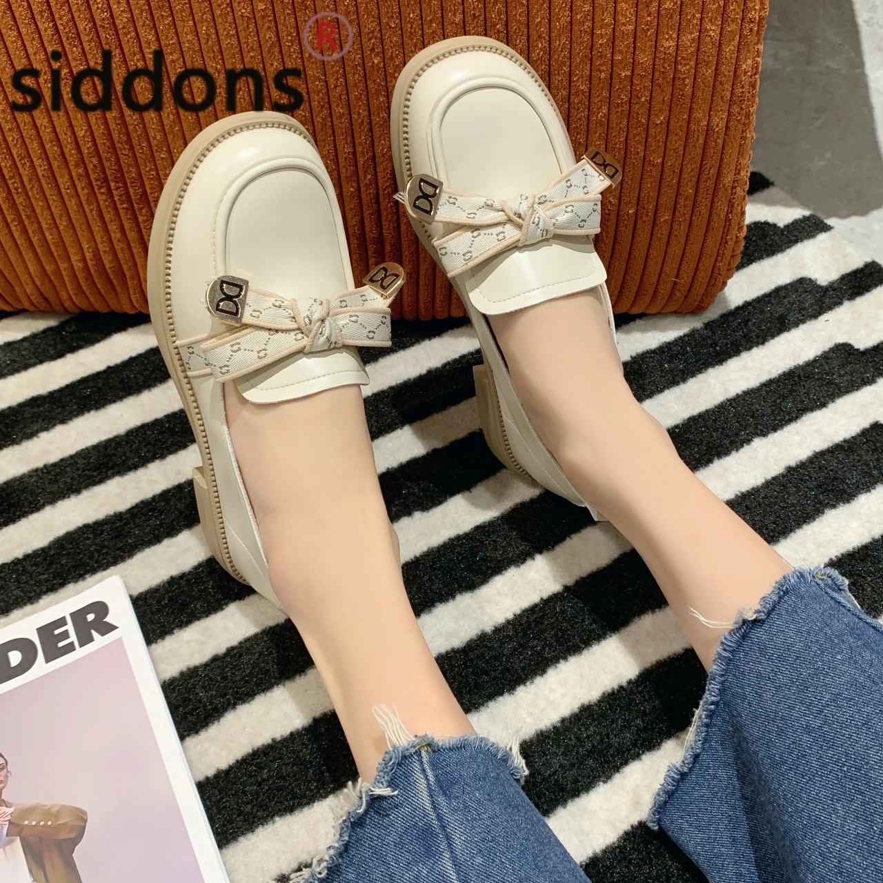 2022 spring autumn New Wild Lovers Single Shoes Female Summer One Pedal Women's Shoes Spring and Autumn Small Leather Shoes Bow
2022 spring autumn New Wild Lovers Single Shoes Female Summer One Pedal Women's Shoes Spring and Autumn Small Leather Shoes Bow
