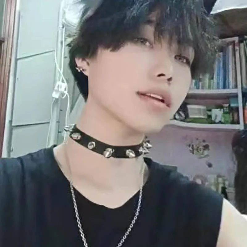 Goth Spiked Necklace for Women Short Rivet Leather Harajuku Anime Expo Sexy Collar Stripper Cosplay Gothic Men Choker Jewelry
Goth Spiked Necklace for Women Short Rivet Leather Harajuku Anime Expo Sexy Collar Stripper Cosplay Gothic Men Choker Jewelry