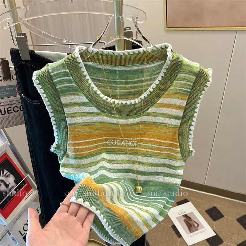 Colorful striped knitted vest for women's summer minimalist Korean design short top butterfly top sexy top tank top 
Colorful striped knitted vest for women's summer minimalist Korean design short top butterfly top sexy top tank top