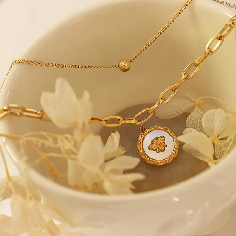 Lovers Fashion Chain Stainless Steel Double Necklace Little Bee Circle Pendant Necklace Earrings Jewelry Gift
Lovers Fashion Chain Stainless Steel Double Necklace Little Bee Circle Pendant Necklace Earrings Jewelry Gift