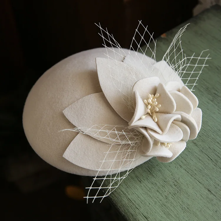 2022 Fashion British Princess Mesh Bowler Hat Women's Woolen Wool Hat Spring and Autumn New Elegant Fashion Hat Accessory Flower
2022 Fashion British Princess Mesh Bowler Hat Women's Woolen Wool Hat Spring and Autumn New Elegant Fashion Hat Accessory Flower