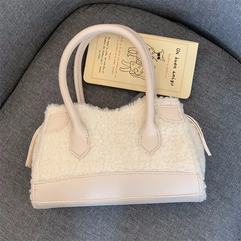 Faux Lamb Wool Women Top-handle Bags Winter Fashion Ladies Tote Purse Handbags Simple Female Casual Shoulder Crossbody Bag
Faux Lamb Wool Women Top-handle Bags Winter Fashion Ladies Tote Purse Handbags Simple Female Casual Shoulder Crossbody Bag