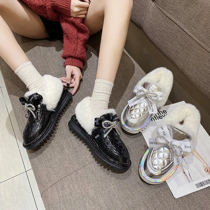 2022 Wholesale of snow boots in winter New style rhinestone bow flat bottom Fashion Korean cover foot Student wool cotton shoes
2022 Wholesale of snow boots in winter New style rhinestone bow flat bottom Fashion Korean cover foot Student wool cotton shoes