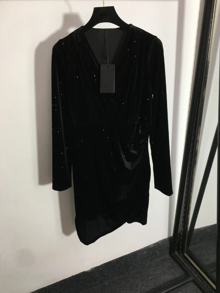 High Quality French Romance Retro Velvet Dress Women Trendy Stylish Luxury Party Dresses for Women 2022 Glitter Ruched Slim Robe
High Quality French Romance Retro Velvet Dress Women Trendy Stylish Luxury Party Dresses for Women 2022 Glitter Ruched Slim Robe