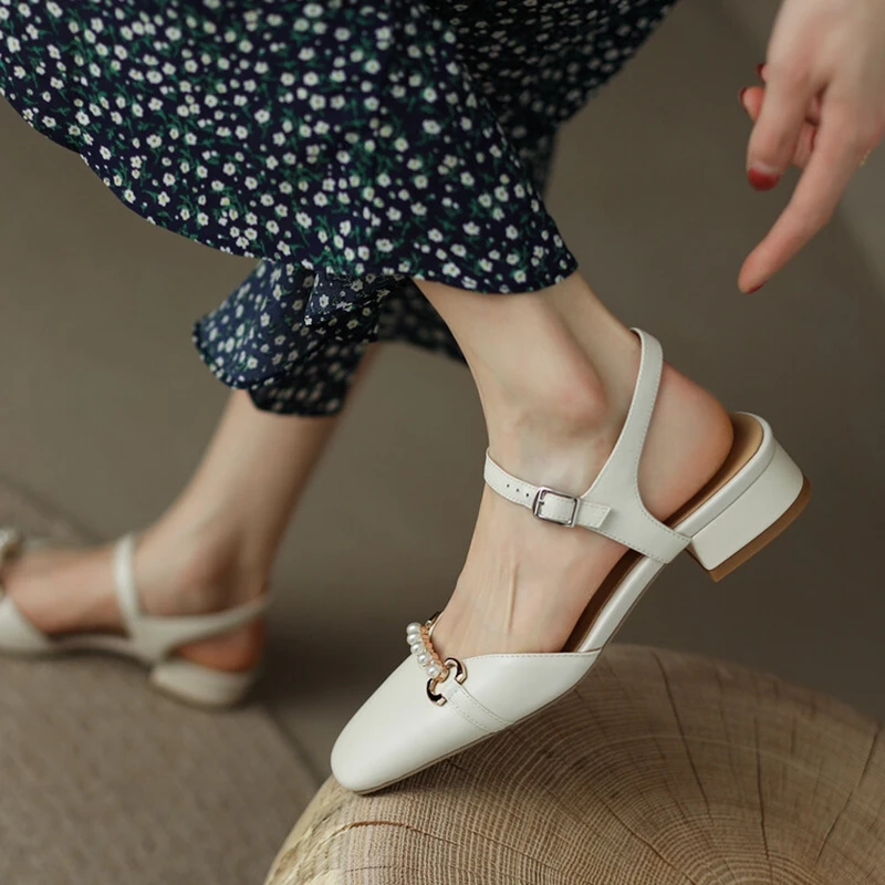 Women's Sandals 2022 Spring and Summer Women's Shoes Baotou Thick Heels Low-heeled Sandals Women
Women's Sandals 2022 Spring and Summer Women's Shoes Baotou Thick Heels Low-heeled Sandals Women