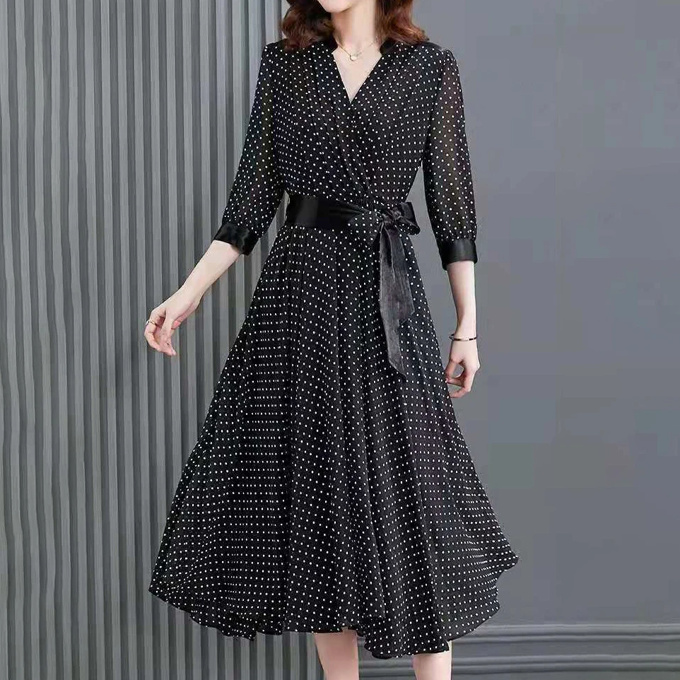 2021 new summer black chiffon long v-neck high-end women's dress Casual Lace Lace Summer harajuku dress
2021 new summer black chiffon long v-neck high-end women's dress Casual Lace Lace Summer harajuku dress