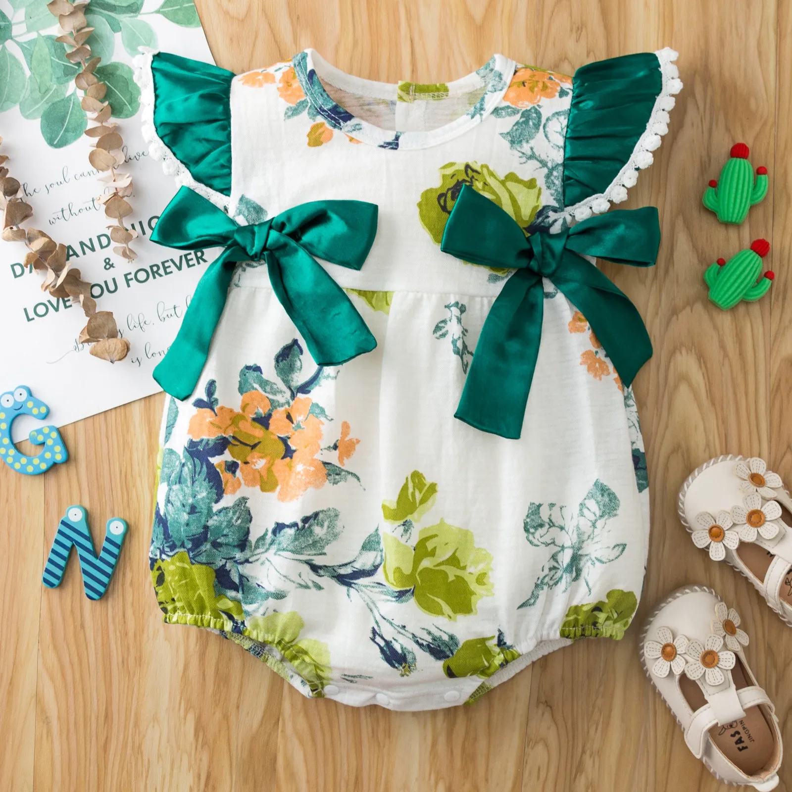 Spring Summer Infant Baby Girls Bodysuit Elegant Bow Clothes For Newborns Baby Girls Sleeveless Romper For 0-2 Years Outfits
Spring Summer Infant Baby Girls Bodysuit Elegant Bow Clothes For Newborns Baby Girls Sleeveless Romper For 0-2 Years Outfits