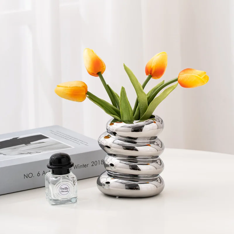 Silver Ceramic Vase Stand for Flowers Creative Modern Home Design Table Decor Flower Vase Living Room Decoration Ornaments Gift
Silver Ceramic Vase Stand for Flowers Creative Modern Home Design Table Decor Flower Vase Living Room Decoration Ornaments Gift