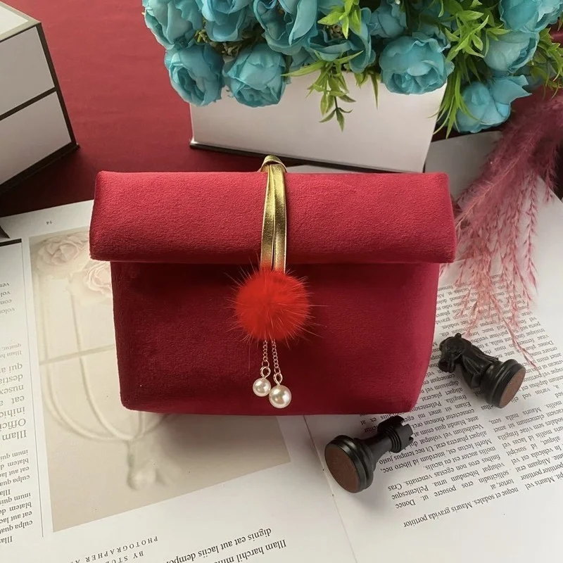 Velvet Candy Bags Wedding Party Favor Pouch with Handle Gift Bags for Business Makeup Jewelry Packaging Bags
Velvet Candy Bags Wedding Party Favor Pouch with Handle Gift Bags for Business Makeup Jewelry Packaging Bags