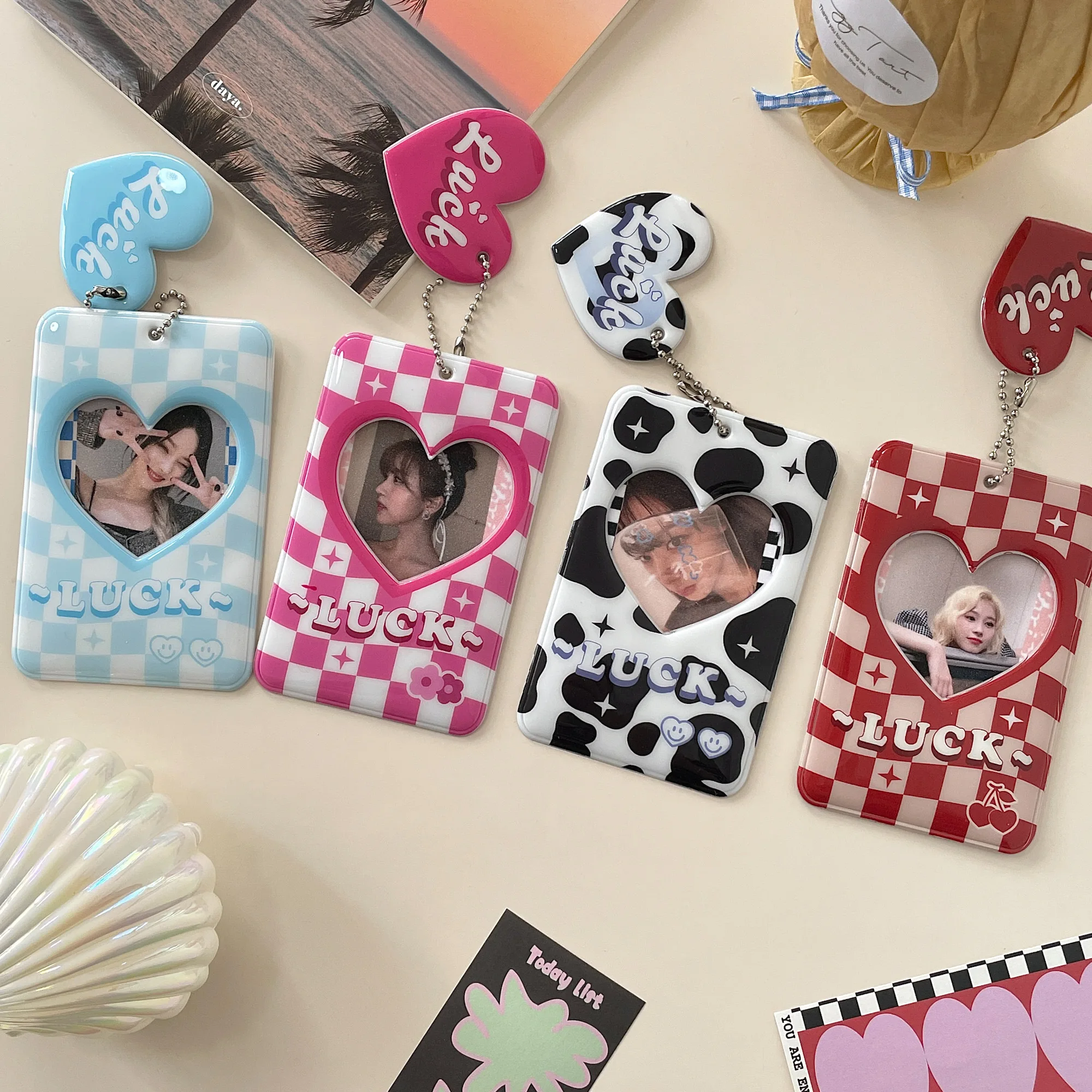 MINKYS Новое поступление Kawaii сердца шахматная доска Kpop держатель фотокарт фото протектор Idol фото рукава школьные Канцтовары
MINKYS Новое поступление Kawaii сердца шахматная доска Kpop держатель фотокарт фото протектор Idol фото рукава школьные Канцтовары
