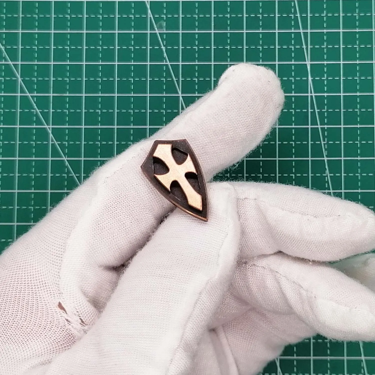 Медный крест для ножа
Медный крест для ножа