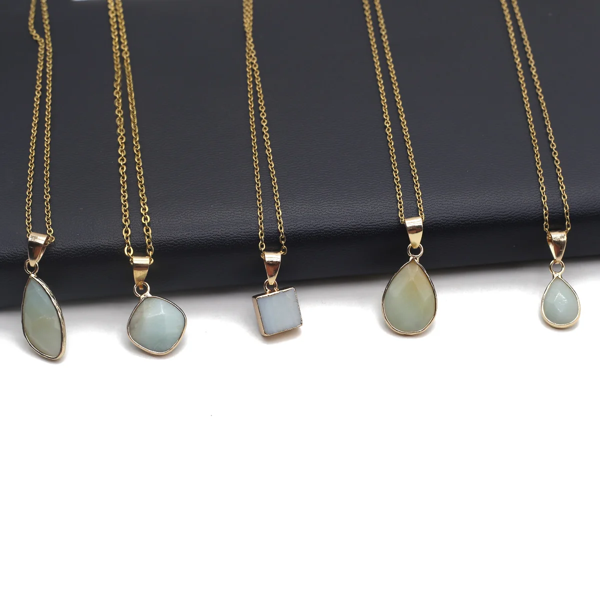 Natural Stone Crystal Pendant Necklace Cute Various Shape Stainless Steel Chain Necklace Jewelry for Lady Gifts
Natural Stone Crystal Pendant Necklace Cute Various Shape Stainless Steel Chain Necklace Jewelry for Lady Gifts