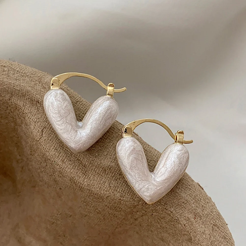 Charm Jewelry White Heart Piercing Jewelry 1 Pair Light Luxury Fashion Elegant For Women Alloy Suitable For Women Ear Studs
Charm Jewelry White Heart Piercing Jewelry 1 Pair Light Luxury Fashion Elegant For Women Alloy Suitable For Women Ear Studs