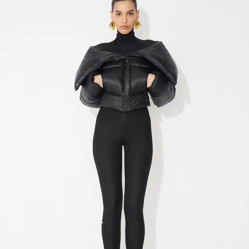 2023 new winter short down jacket lapel high waist sexy cotton jacket coat high quality women Korean free shipping to home
2023 new winter short down jacket lapel high waist sexy cotton jacket coat high quality women Korean free shipping to home