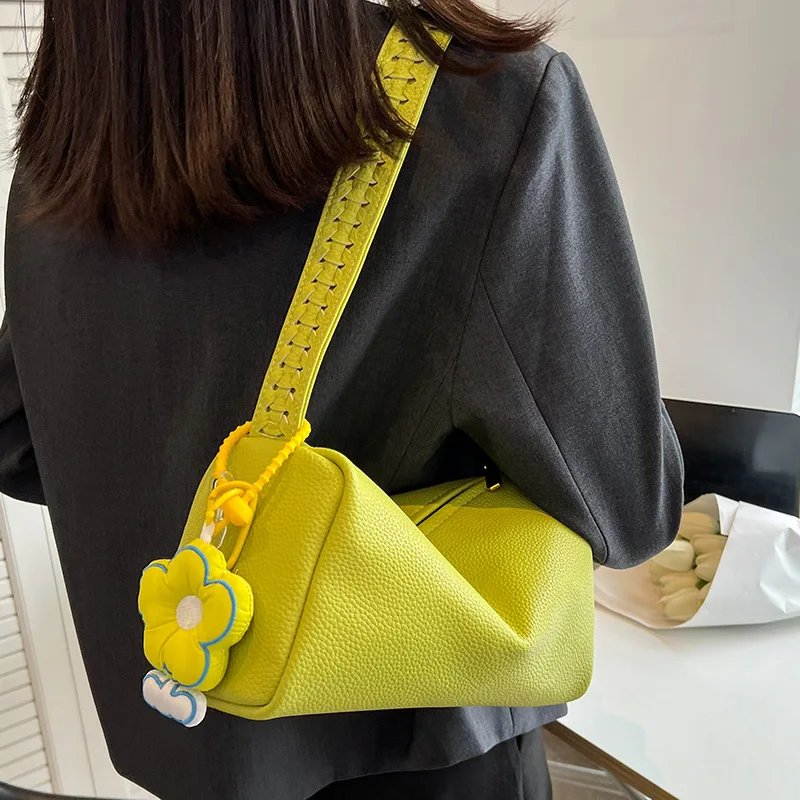 2023 Fashion Retro Small Fresh Cute Flower Underarm Bag Sweet Shoulder Pillow Bag Purse Handbags Solid Color PU Leather Female
2023 Fashion Retro Small Fresh Cute Flower Underarm Bag Sweet Shoulder Pillow Bag Purse Handbags Solid Color PU Leather Female