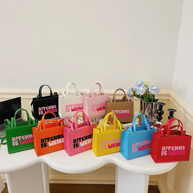 Сумка на плечо Ins Chic с надписью для женщин 2023 новые модные сумки через плечо простая маленькая сумка-тоут Повседневная портативная дамская сумочка кошелек
Сумка на плечо Ins Chic с надписью для женщин 2023 новые модные сумки через плечо простая маленькая сумка-тоут Повседневная портативная дамская сумочка кошелек