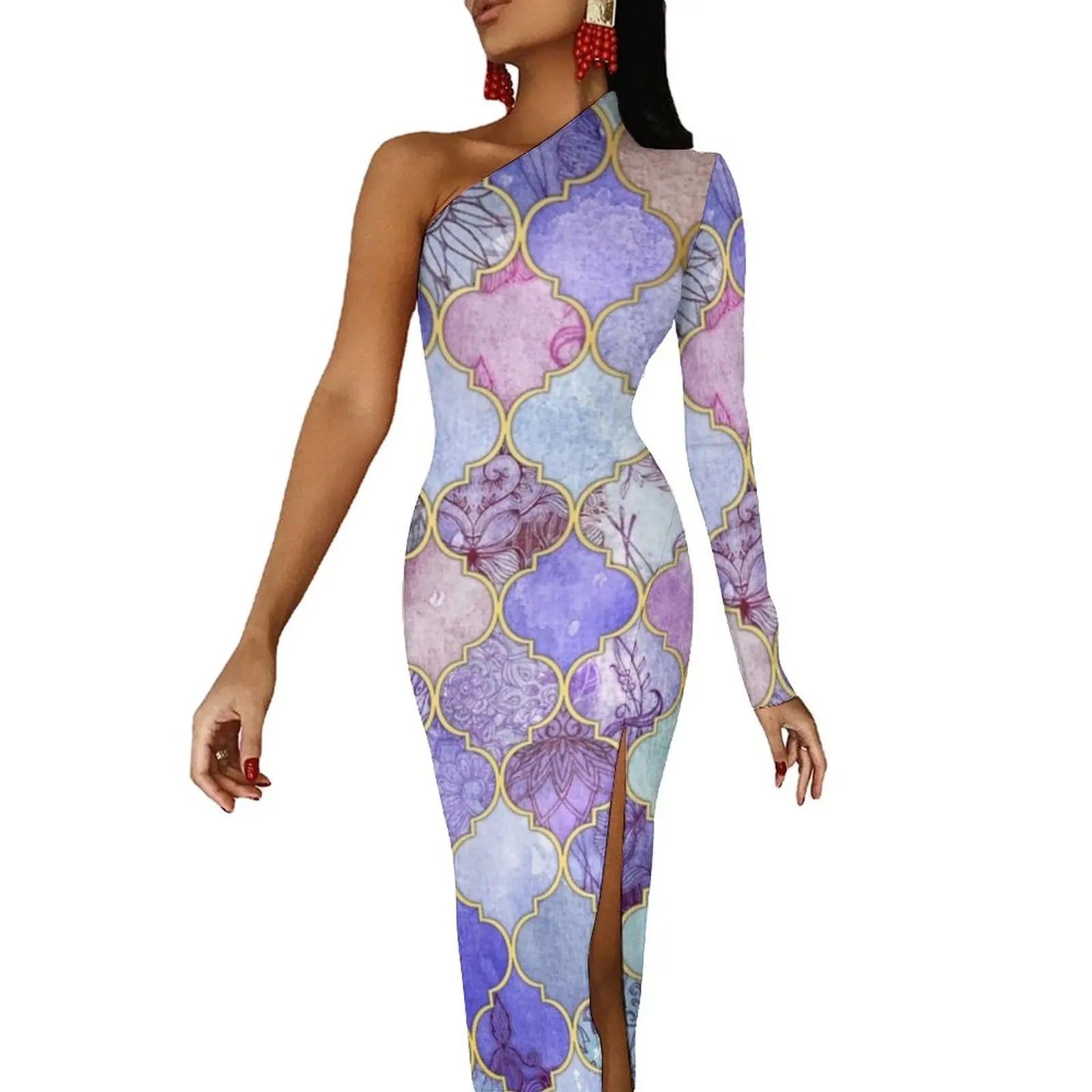 Женское облегающее платье с принтом в стиле барокко
Женское облегающее платье с принтом в стиле барокко