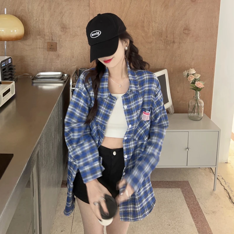 Shirt jacket spring new fashion mid-length polo collar plaid cardigan top women's trend
Shirt jacket spring new fashion mid-length polo collar plaid cardigan top women's trend