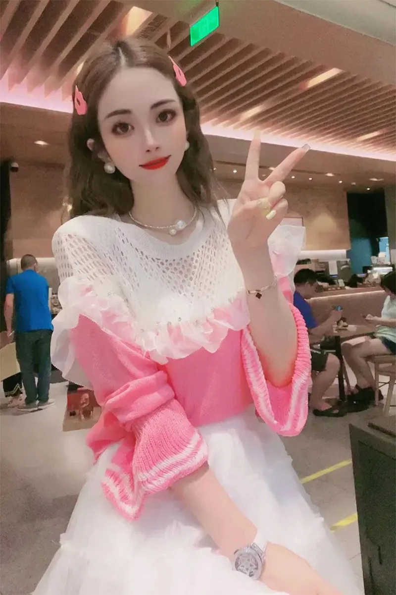 French minority mesh splicing hollow knitwear women's summer loose thin trumpet sleeve round neck pullover
French minority mesh splicing hollow knitwear women's summer loose thin trumpet sleeve round neck pullover