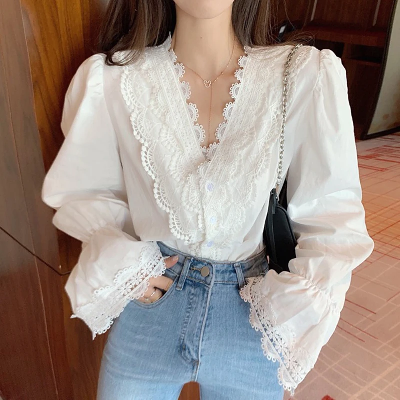 Puff Sleeve V-neck Stitching Lace Blouse Women Button-up Cotton White Shirt Woman Slim Korean Casual Vintage Shirts Tops 28298
Puff Sleeve V-neck Stitching Lace Blouse Women Button-up Cotton White Shirt Woman Slim Korean Casual Vintage Shirts Tops 28298