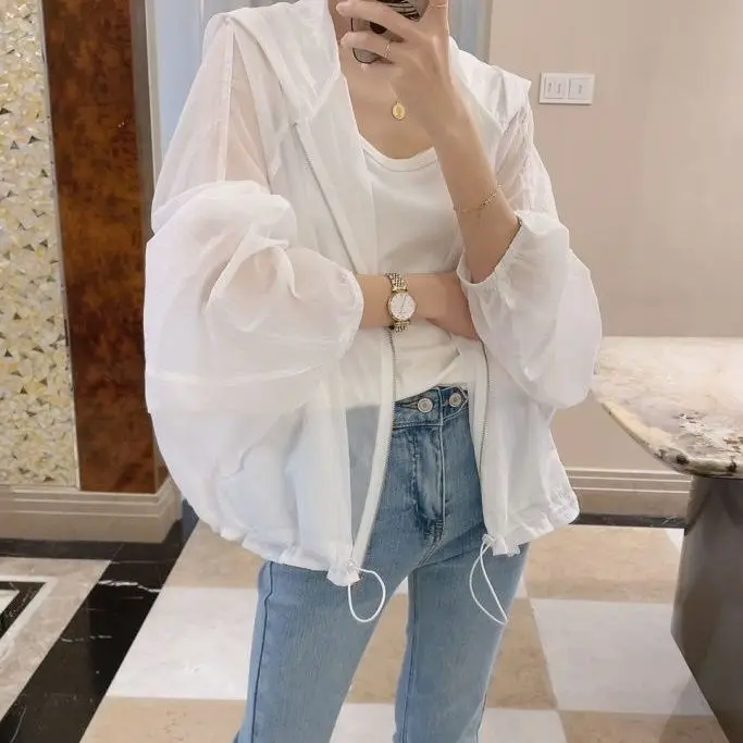 2023 Summer Women New Zipper Long Sleeve Coats Female Loose Sunscreen Outerwear Ladies Solid Color Short Hooded Jackets G06
2023 Summer Women New Zipper Long Sleeve Coats Female Loose Sunscreen Outerwear Ladies Solid Color Short Hooded Jackets G06