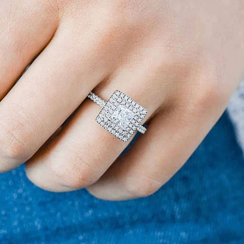 New Classic Silver Plated Square Crystal Rings For Women Shine White CZ Stone Full Paved Fashion Jewelry Wedding Band Party Gift
New Classic Silver Plated Square Crystal Rings For Women Shine White CZ Stone Full Paved Fashion Jewelry Wedding Band Party Gift
